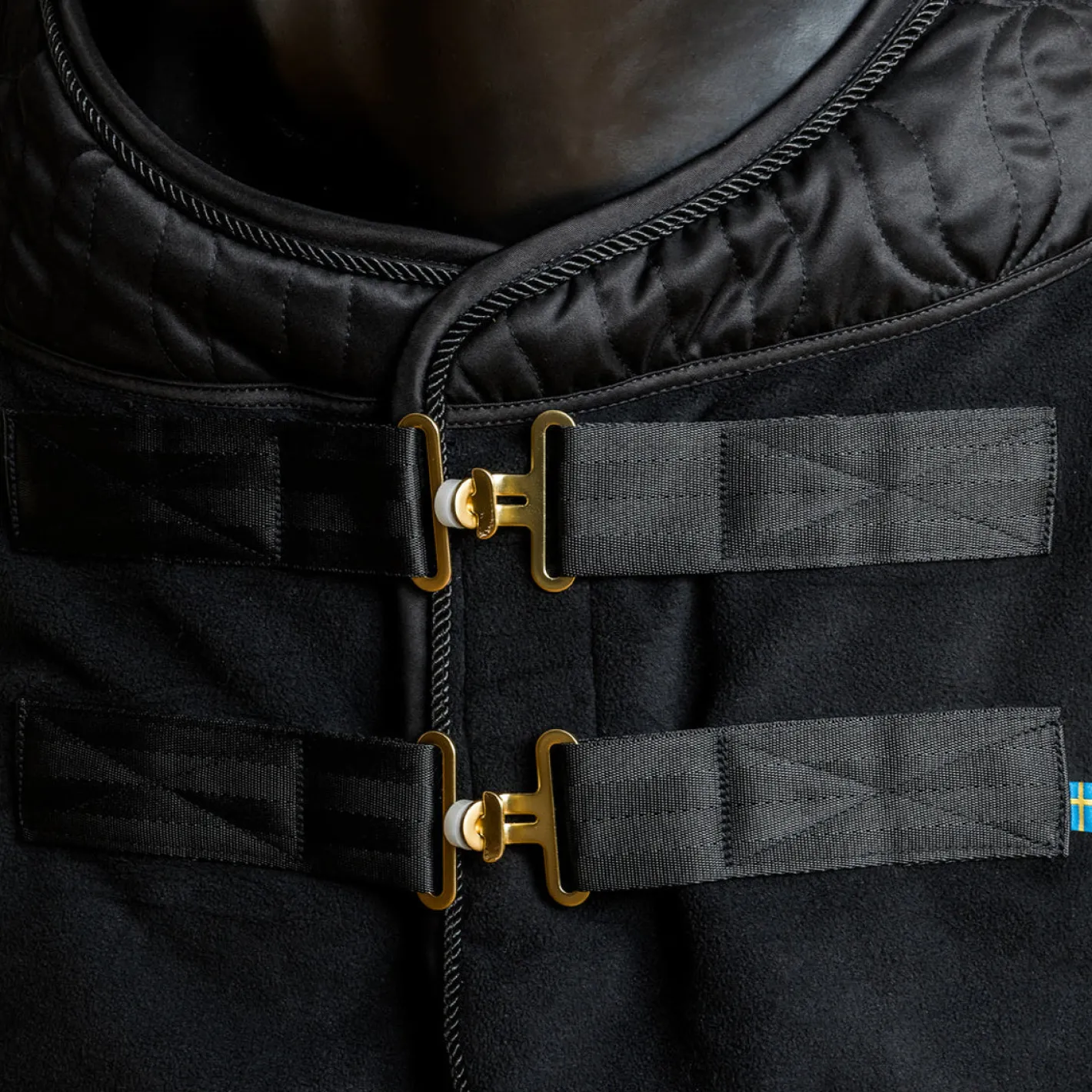 BACK ON TRACK BOT LL Back on Track® Deep Nights Fleece Cooler