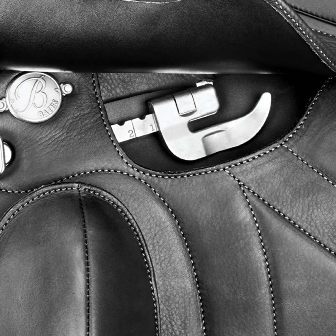 SADDLERY BRANDS INTL Bates Innova Mono+ Dressage Saddle