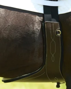 EQUIFIT ® Anatomical BellyGuard Girth with SheepsWool™ T-Foam Liner