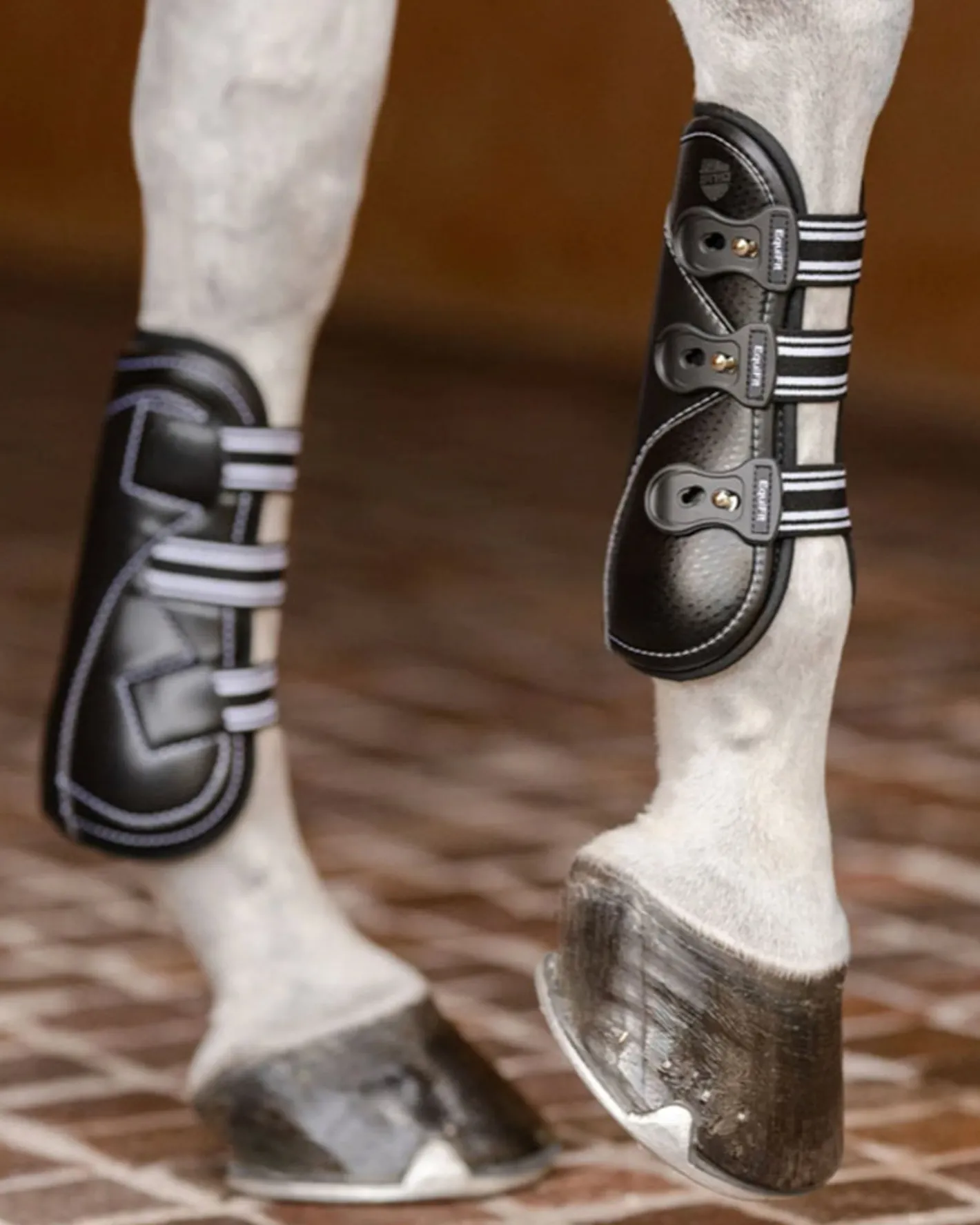 EQUIFIT ® D-Teq™ Front Boots with SheepsWool™ ImpacTeq® Liner