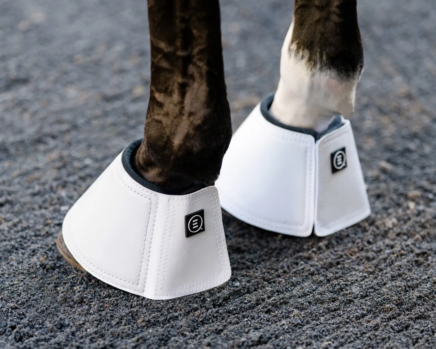 EQUIFIT ® Essential Fleece Rolled Top Bell Boots