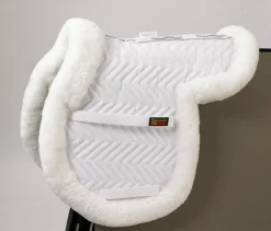 FLEECEWORKS ™ Show Hunter Sheepskin Trim Pad with Perfect Balance Technology