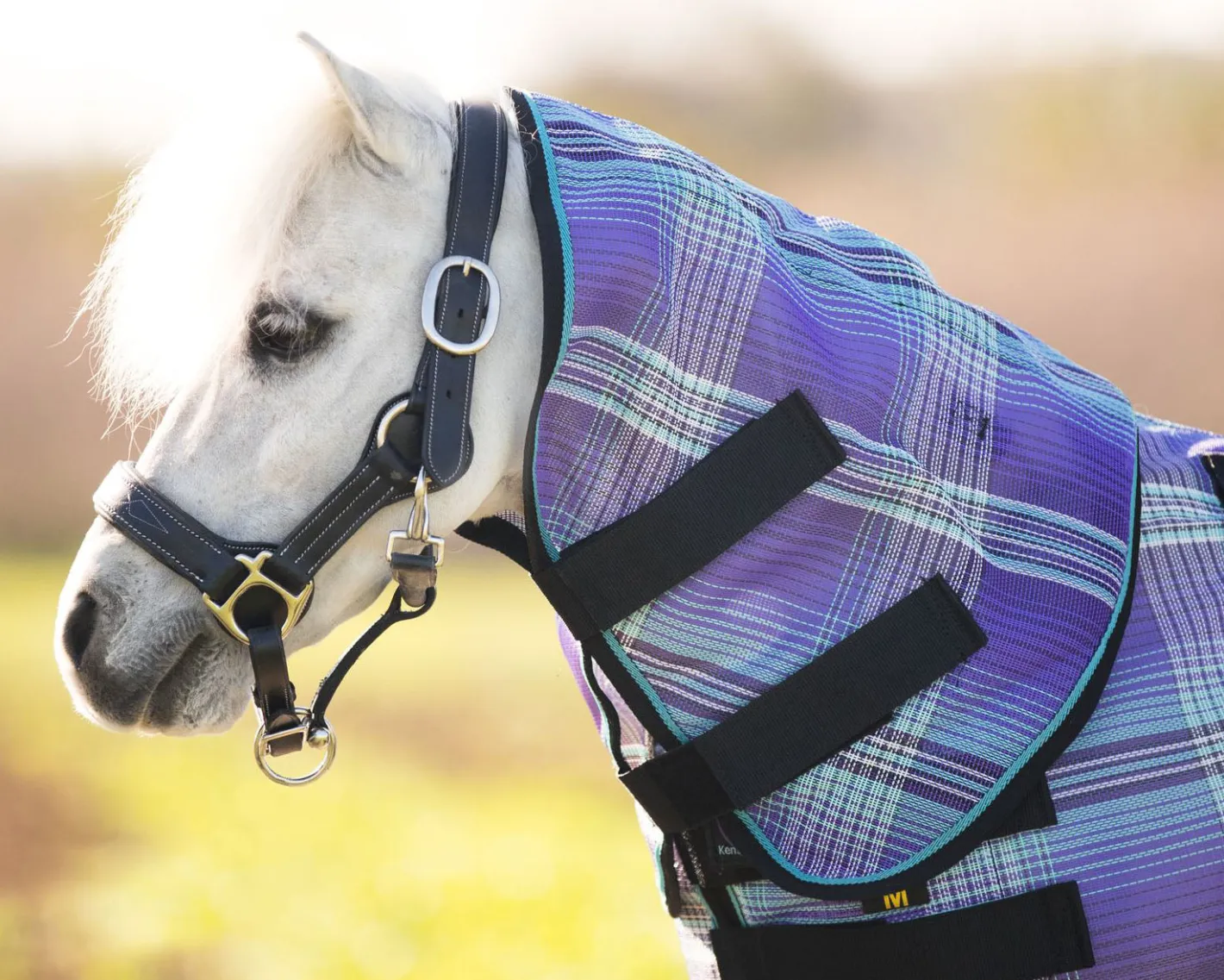 KENSINGTON ™ Mini Protective Neck Cover