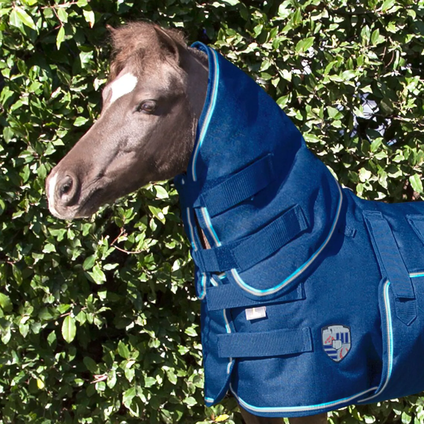 KENSINGTON ™ Mini Protective Neck Cover