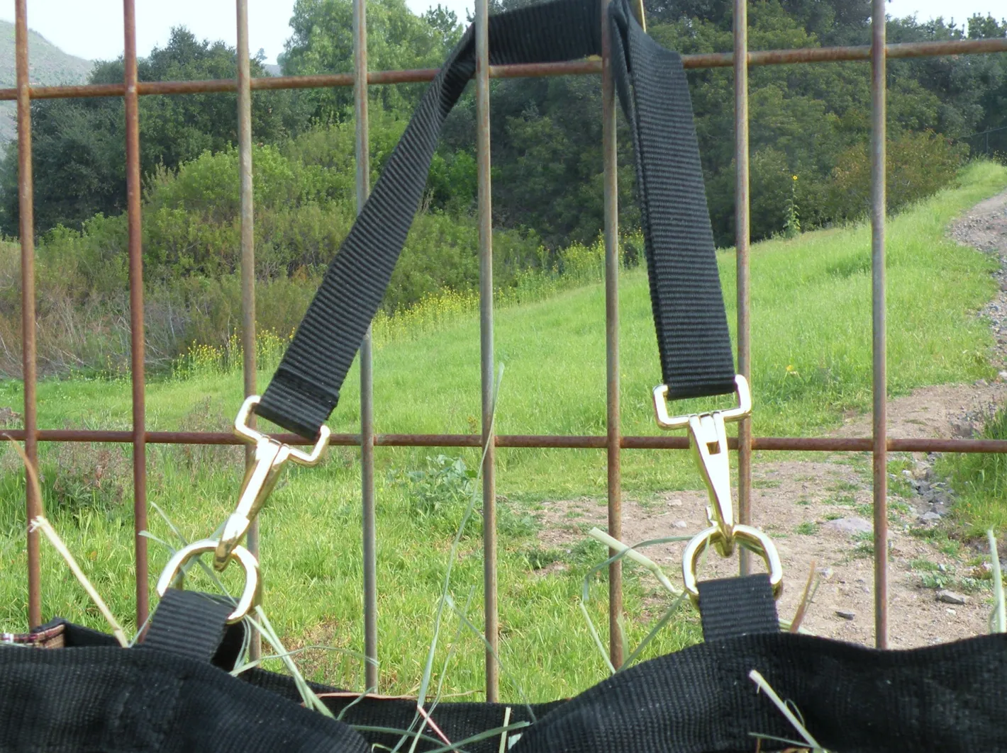 KENSINGTON ™ Slow Feed 2-Flake Hay Bag
