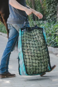 KENSINGTON ™ Slow Feed 4-Flake Hay Bag