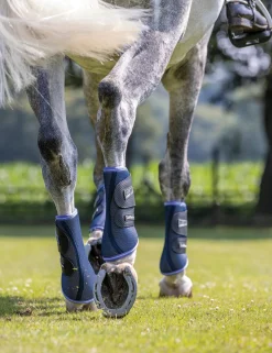 HORSE HEALTH TRADE LeMieux® Carbon Mesh Wrap Boots
