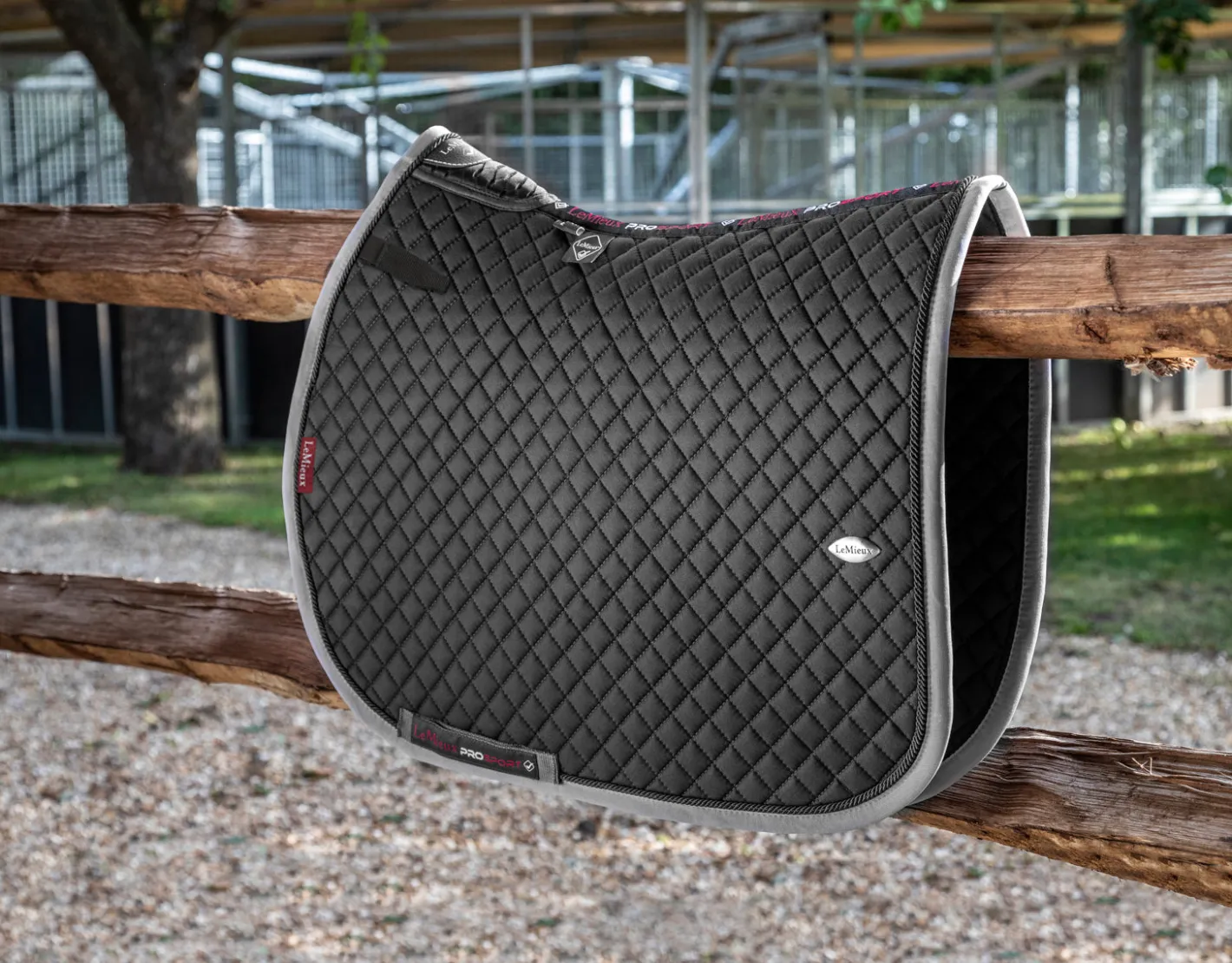 HORSE HEALTH TRADE LeMieux® Wither Relief Jump Square