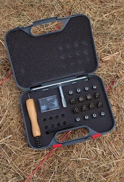 WEATHERBEETA Stud Kit